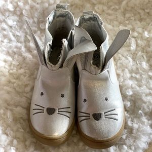 Cat & Jack girls size 10 silver bunny boots